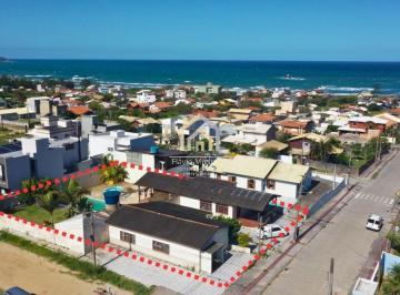 Foto 01 · Oportunidade Única: Casa Completa na Vila Esperança, Imbituba-SC - 1 Quarto, 1 Suíte, 3 Salas, 3 Ban