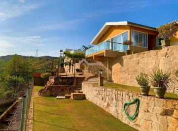 Casa · 370m² · 3 Quartos · 6 Vagas · Casa dos Sonhos em Valinhos - Mini Chácara com Vista Deslumbrante, Piscina e Conforto em Condomínio 