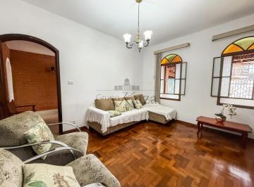 Casa de 3 quartos, São José dos Campos · Casa térrea no Bosque dos Eucaliptos com 312m² de terreno 3 quartos 1 suíte 