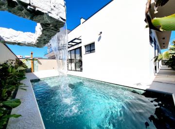 Casa · 300m² · 3 Quartos · 4 Vagas · 
                                Casa em condomínio em Peruíbe
                            