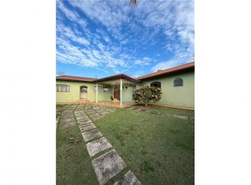 Casa · 193m² · 3 Quartos · Linda Casa a Venda no Centro de Capela do Alto!!!