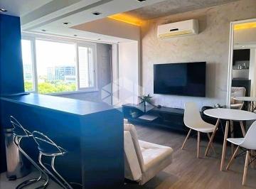 Apartamento · 49m² · 1 Quarto · 1 Vaga · Apartamento reformado, 1 dormitórios e 1 vaga no Centro Histórico, Condomínio com elevador.