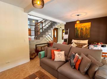 Casa · 200m² · 3 Quartos · 6 Vagas · Casa em Recanto Impla, Carapicuíba/SP de 200m² 3 quartos à venda por R$ 1.280.000,00