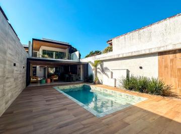 Casa · 300m² · 3 Quartos · 2 Vagas · Casa em Centro, Niterói/RJ de 300m² 3 quartos à venda por R$ 2.500.000,00