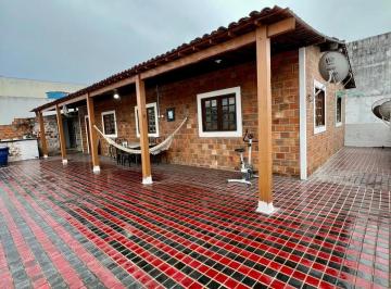 Casa · 220m² · 3 Quartos · Casa Ampla e Versátil no 2º Andar à Venda ou Locação – Bairro Petrópolis