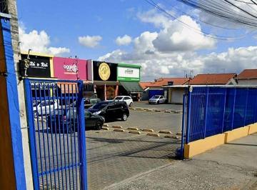 Comercial · 12m² · Box de 12m² em complexo comercial para locação