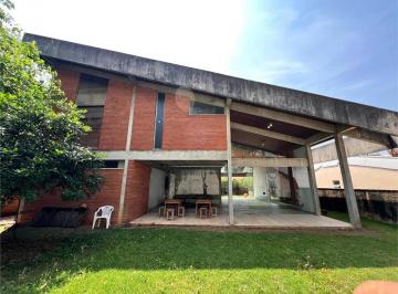 Casa de 4 quartos, São Paulo · Arquitetura Moderna em Alto de Pinheiros — Casa Iluminada com 4 Dormitórios!