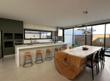 Casa · 268m² · 4 Quartos · 2 Vagas · Casa de Alto Padrão à Venda – Condomínio Reserva Ermida | Eloy Chaves – Jundi...