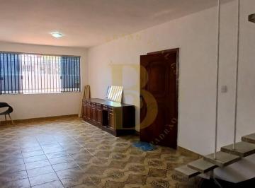 Casa · 160m² · 4 Quartos · 2 Vagas · Casa á venda próximo ao aeroporto de Congonhas, 4 quartos, 1 vaga.