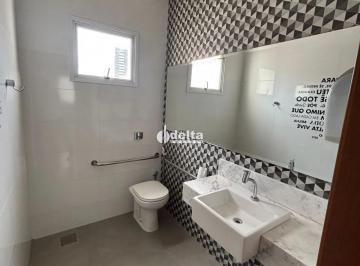 Comercial · 109m² · Loja disponível para locação no bairro Fundinho em Uberlândia-MG