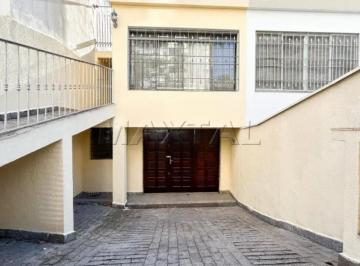 Casa · 210m² · 3 Quartos · 4 Vagas · Sobrado na região de Santana com 210m², com 3 quartos, 1 suíte, 2 Banheiros e 4 vagas.
