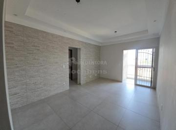 Sala · Apartamento Reformado com Excelente Localização.