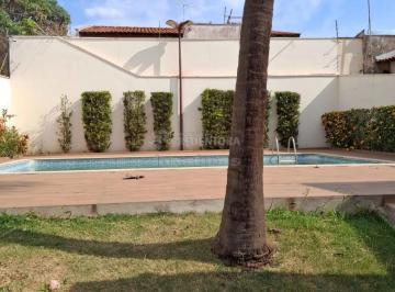 Casa · 400m² · 4 Quartos · 3 Vagas · Sobrado na Santa Cruz