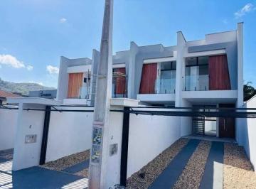 Casa · 115m² · 3 Quartos · 2 Vagas · Sobrado à venda no bairro Bom Retiro - Joinville/SC