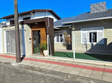 Casa · 160m² · 3 Quartos · 2 Vagas · Casa à venda no bairro Coloninha - Araranguá/SC