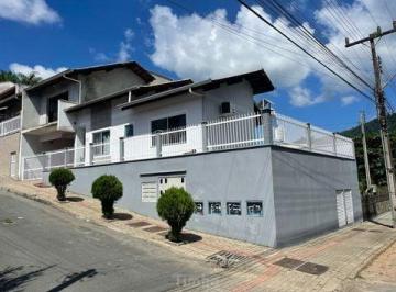 Casa · 138m² · 2 Quartos · 2 Vagas · Casa à venda no bairro Estados - Timbó/SC