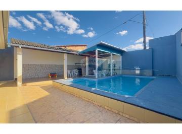 Casa · 232m² · 3 Quartos · 4 Vagas · CASA SEMI MOBILIADA COM PISCINA E CHURRASQUEIRA 3 QUARTOS Rua 3 de Vicente Pires Condomínio Fechado