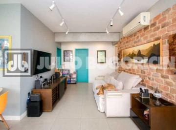 Apartamento · 219m² · 3 Quartos · 1 Vaga · Cobertura : Linear / Residencial / Glória