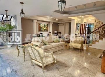 Casa · 220m² · 4 Quartos · 1 Vaga · Casa de rua : Triplex / Residencial / Copacabana