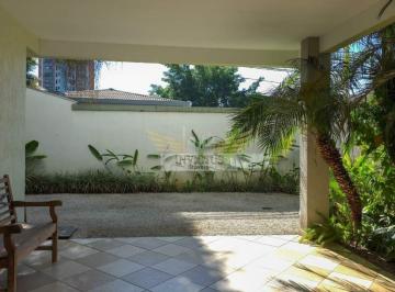 Casa · 212m² · 3 Quartos · 6 Vagas · Sobrado com 3 Suítes para Comprar, 212m² - Bairro Jardim, Santo André/SP. 