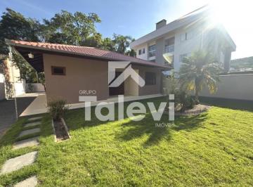 Casa · 128m² · 3 Quartos · 2 Vagas · Casa encantadora pertinho do centro de Pomerode – conforto e lazer em um só lugar!