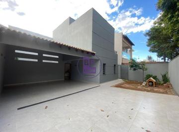 Casa · 321m² · 4 Quartos · 4 Vagas · Lindo sobrado a venda