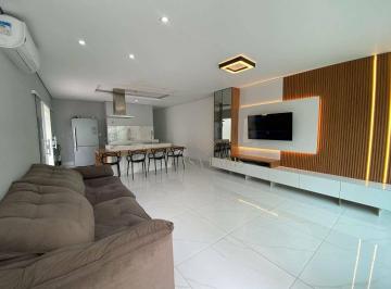 Sala · Casa com PISCINA e 3 dormitórios à venda, 133 m² por R$ 1.500.000 - Vila Guilhermina - Praia Grande/