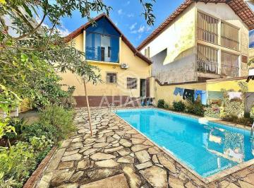 Casa · 360m² · 5 Quartos · 2 Vagas · Casa com 5 Quartos à Venda, 360m², 2 vagas- Liberdade, próximo à Rua Boaventura.
