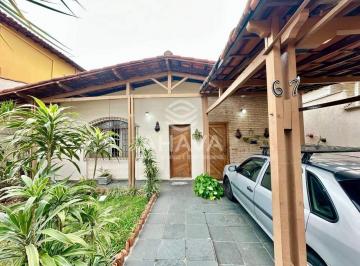 Casa · 200m² · 4 Quartos · 2 Vagas · Casa com 4 quartos à Venda, 360m², Vila Cloris, próximo à Avenida Cristiano Guimarães e Avenida Cris