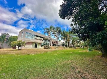 Casa · 607m² · 5 Quartos · 12 Vagas · Casa 5 Quartos (2 Suítes) à Venda – 607m² de Área Construída – Braúnas