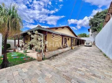 Casa · 360m² · 4 Quartos · 5 Vagas · Casa com 4 Quartos à Venda - 360m² - Itapoã - Próximo à Avenida Portugal