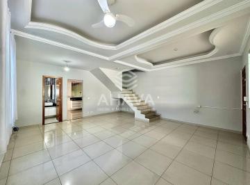 Casa · 284m² · 3 Quartos · 3 Vagas · Casa Geminada com 3 Quartos sendo 1 suíte à Venda, 284m², Sinimbu, próximo à Rua Érico Verissimo