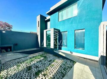 Casa · 360m² · 3 Quartos · 1 Vaga · Casa com 3 Quartos sendo 2 suítes à Venda, 360m², Heliópolis, Próximo à Avenida Cristiano Machado.