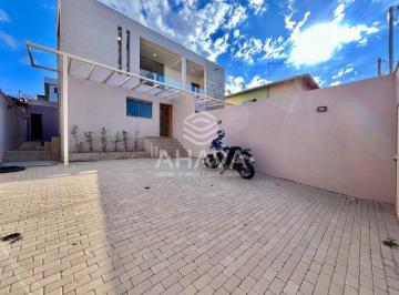 Casa · 170m² · 3 Quartos · 3 Vagas · Casa Geminada 3 Quartos sendo 1 Suíte à Venda, 170m², 3 Vagas, Bairro Santa Rosa