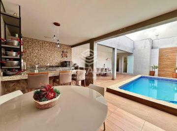 Casa · 360m² · 4 Quartos · 3 Vagas · Casa com 4 Quartos à Venda - 360m² - Santa Amélia - Próximo à Av. Dep. Anuar Menhem