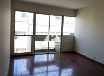 Sala · Luxuoso Apartamento de 3 quartos e 5 vagas de garagem a uma quadra da praia de Copacabana