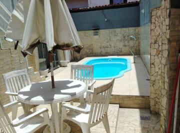 Belíssima casa com 3 quartos e piscina privativa. · Belíssima casa com 3 quartos e piscina privativa.