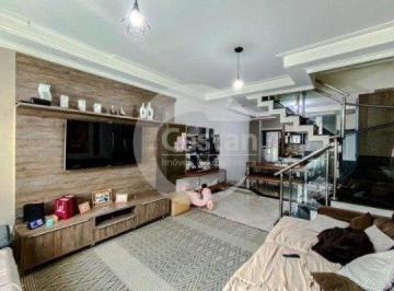 Casa · 152m² · 4 Quartos · 3 Vagas · Sobrado em Agua Rasa