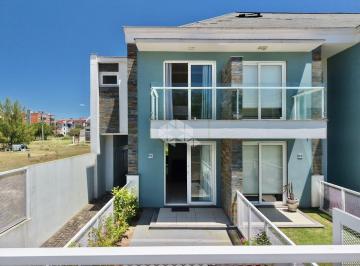 Casa · 88m² · 2 Quartos · 2 Vagas · Casa Sobrado Beira Mar de 2 quartos 1 suíte mobiliado em Capão Novo