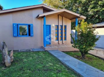 Casa · 170m² · 3 Quartos · Casa 03 dormitórios (01 suíte) próximo ao Parque da Cruz!