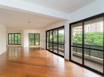 Apartamento de 3 quartos, São Paulo · Vila Nova Conceição - 3 Suítes - 210m²- 3 Grs. 