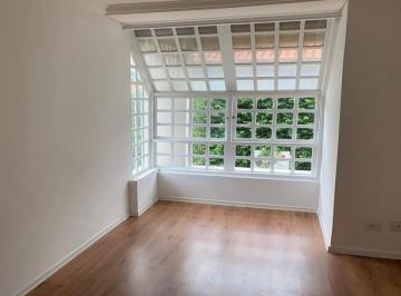 Casa · 220m² · 3 Quartos · 3 Vagas · Casa no Jardim Paulistano com 220m², 3 quartos, 3 vagas.
