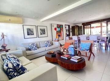 Casa · 496m² · 6 Quartos · 5 Vagas · Casa Alto Padrão em Praia do forte, dentro de condominio, com 496m², decorada