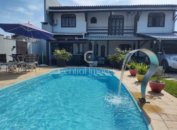 Casa · 140m² · Casa a Venda Com Piscina - Balneario Picarras