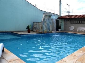 Casa · 258m² · 5 Quartos · 5 Vagas · Sobrado para venda em Tupy com 5 quartos, sendo 5 suítes, 258m²