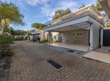 Casa · 245m² · 4 Quartos · 3 Vagas · Casa de vila para venda em Jardim Cordeiro com 4 quartos, sendo 4 suítes, 245m²