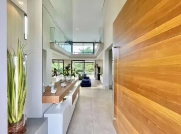 Casa de 4 quartos, Carapicuíba · Casa sobrado à venda no Alphaville Granja Viana em Carapicuíba - SP