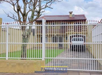 43048822_g.jpg ·
Linda casa, 182,00m², três quartos, sendo um suíte, junto a praça d