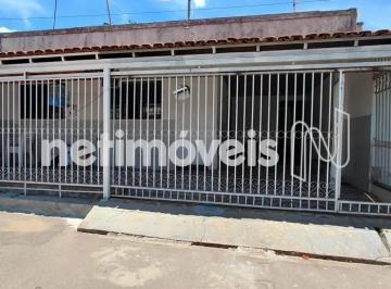 Casa de 2 quartos, Ceilândia · [SS] Oportunidade na P Norte: Casa com 2Q e Duas Kitnets Independentes