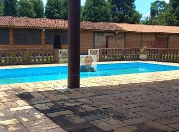 Rural · 2 Quartos · Vende-se Sítio Flores, em Ibiuna, 3 casas, piscina, área Gourmet completo.